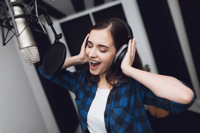10 Best AI Voice Changer Tools (July 2023)