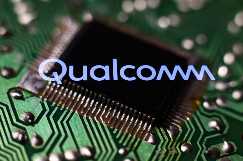 Qualcomm strikes new Apple deal on 5G chips
